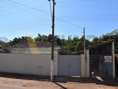 Casa para Venda, em Ribeirão Bonito, bairro Centro, 2 dormitórios, 2 banheiros, 2 vagas
